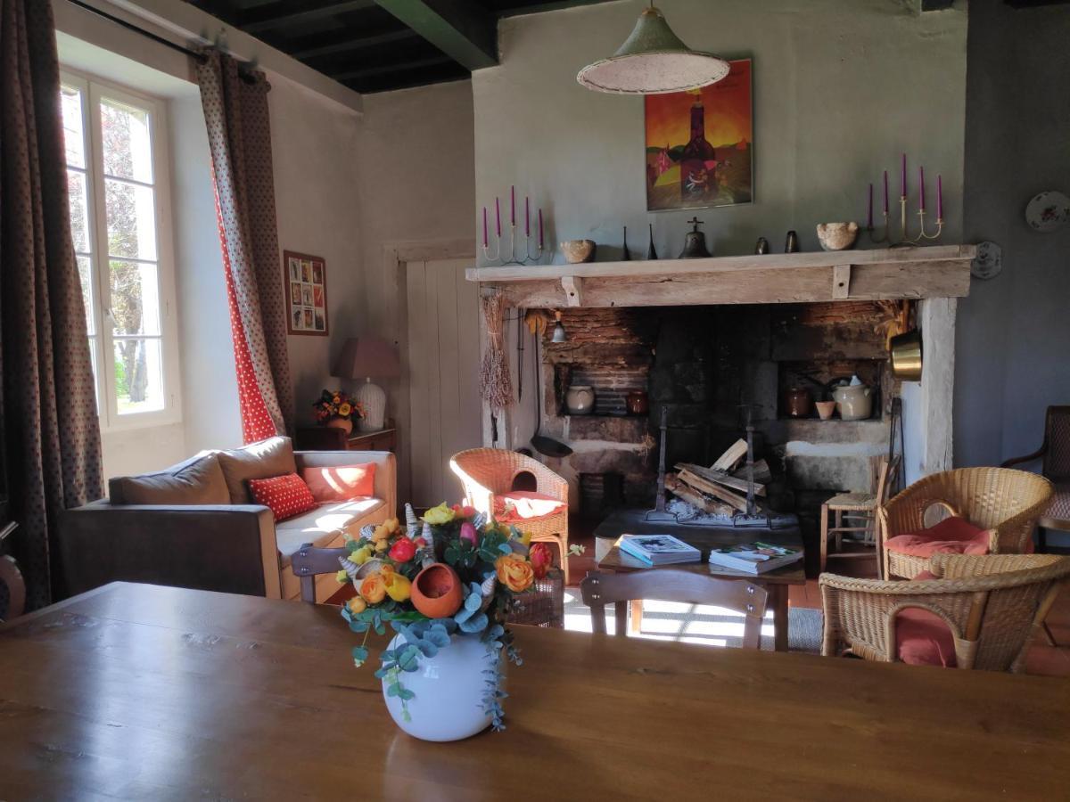 Au Chateau Juillac Exteriör bild